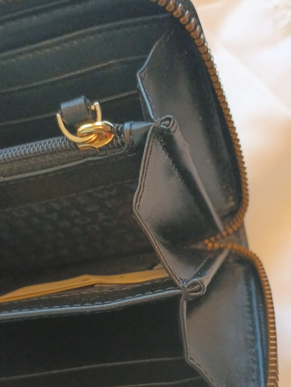 Kate spade poppy flower neda zip around wallet